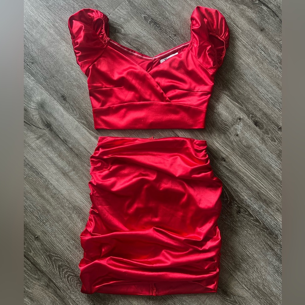 Tiger Mist red top (part of set) ❤️